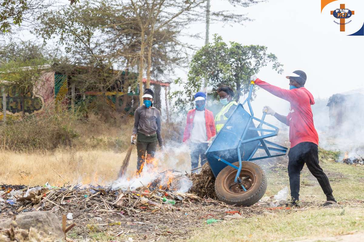 Mully College trainees cleaning up Kithimani Market as community service